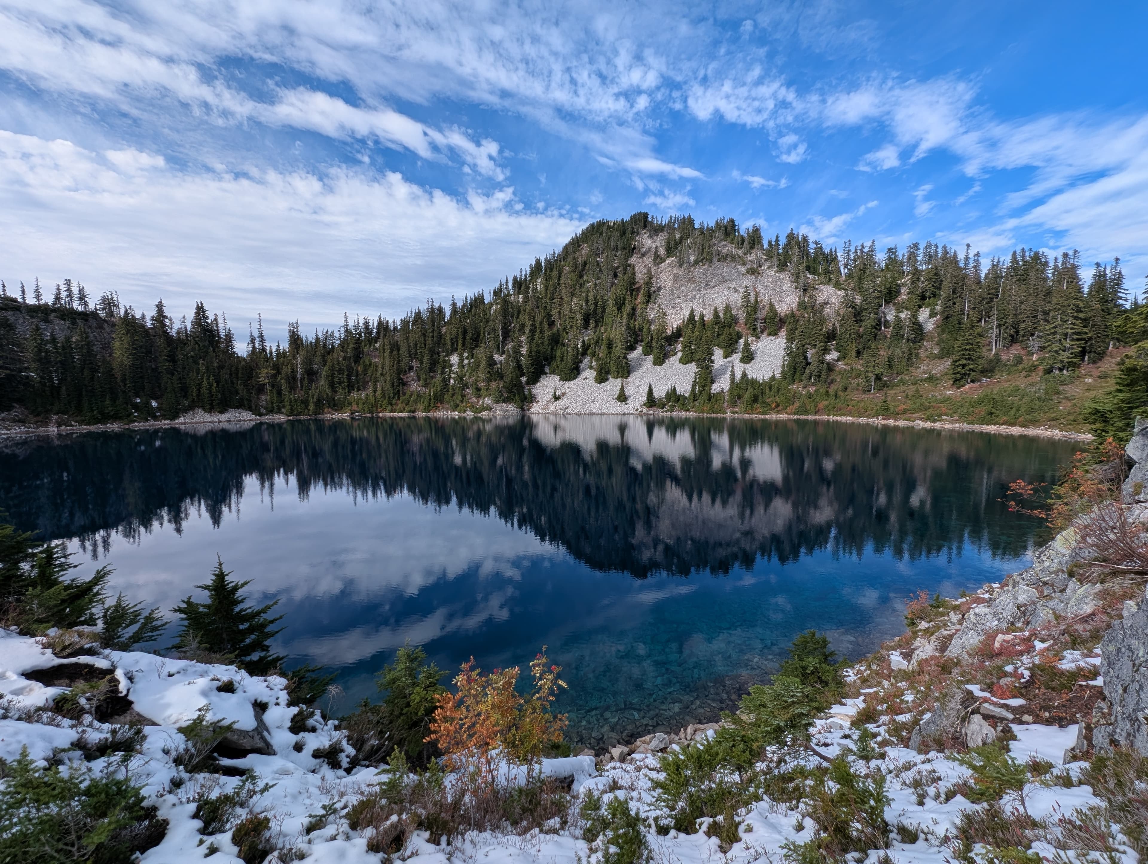 Snow Lake shoreline